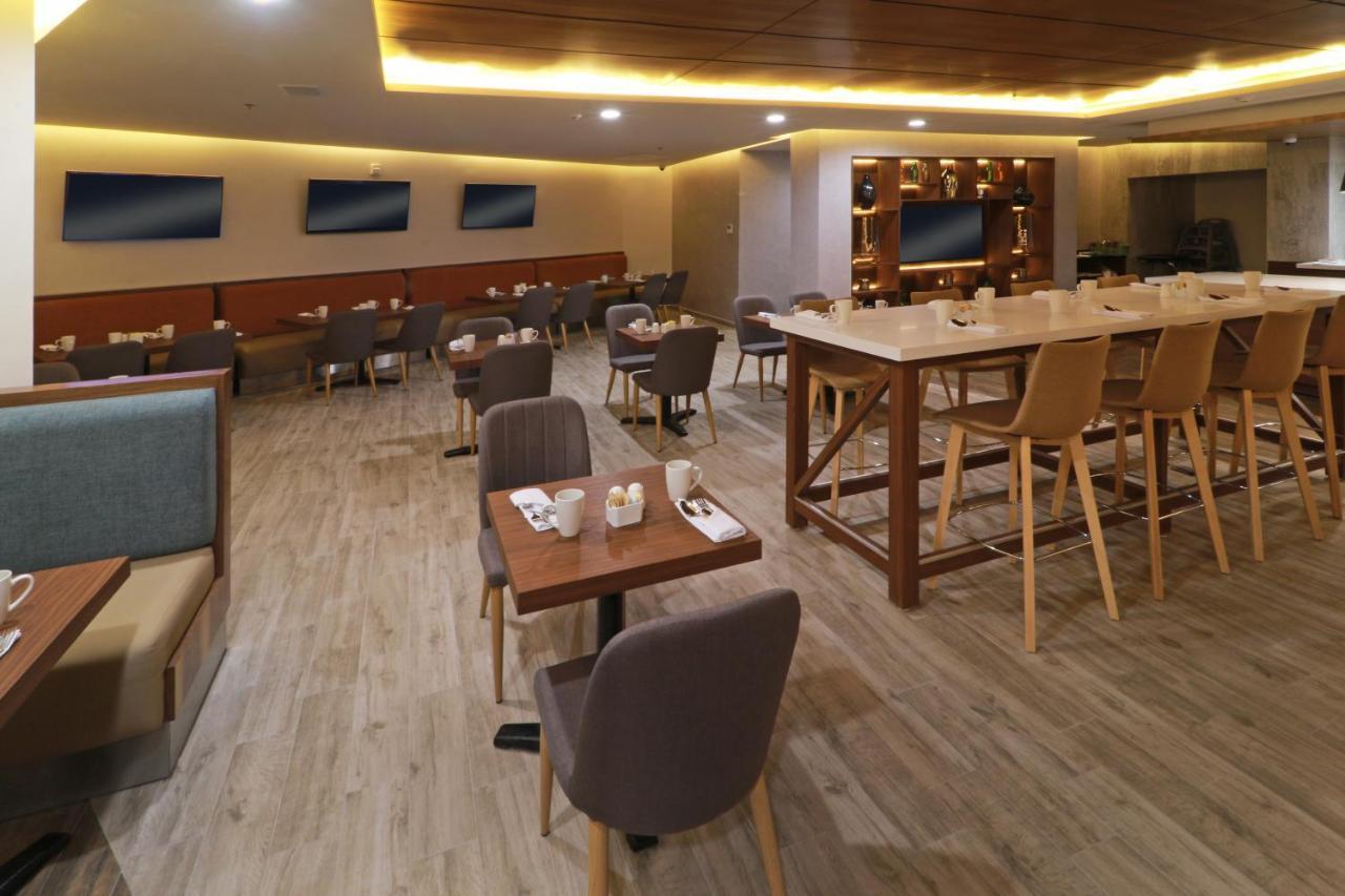 华雷斯城假日酒店 外观 照片